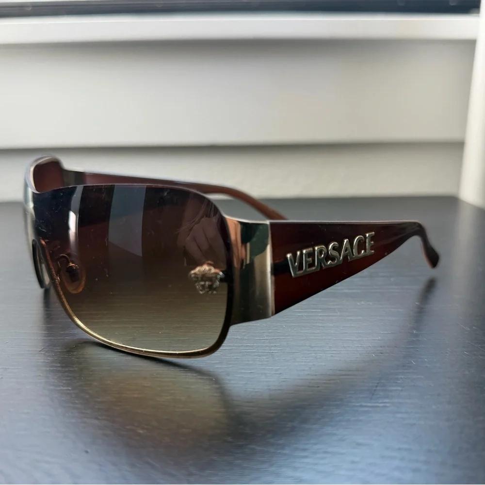 2000s Vintage Versace Gold & Brown Shield Sunglasses - Picture 6 of 8